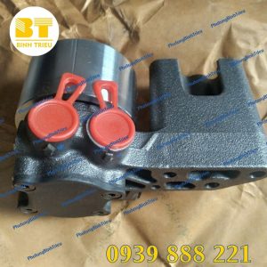 Bơm tiếp vận Volvo E210B